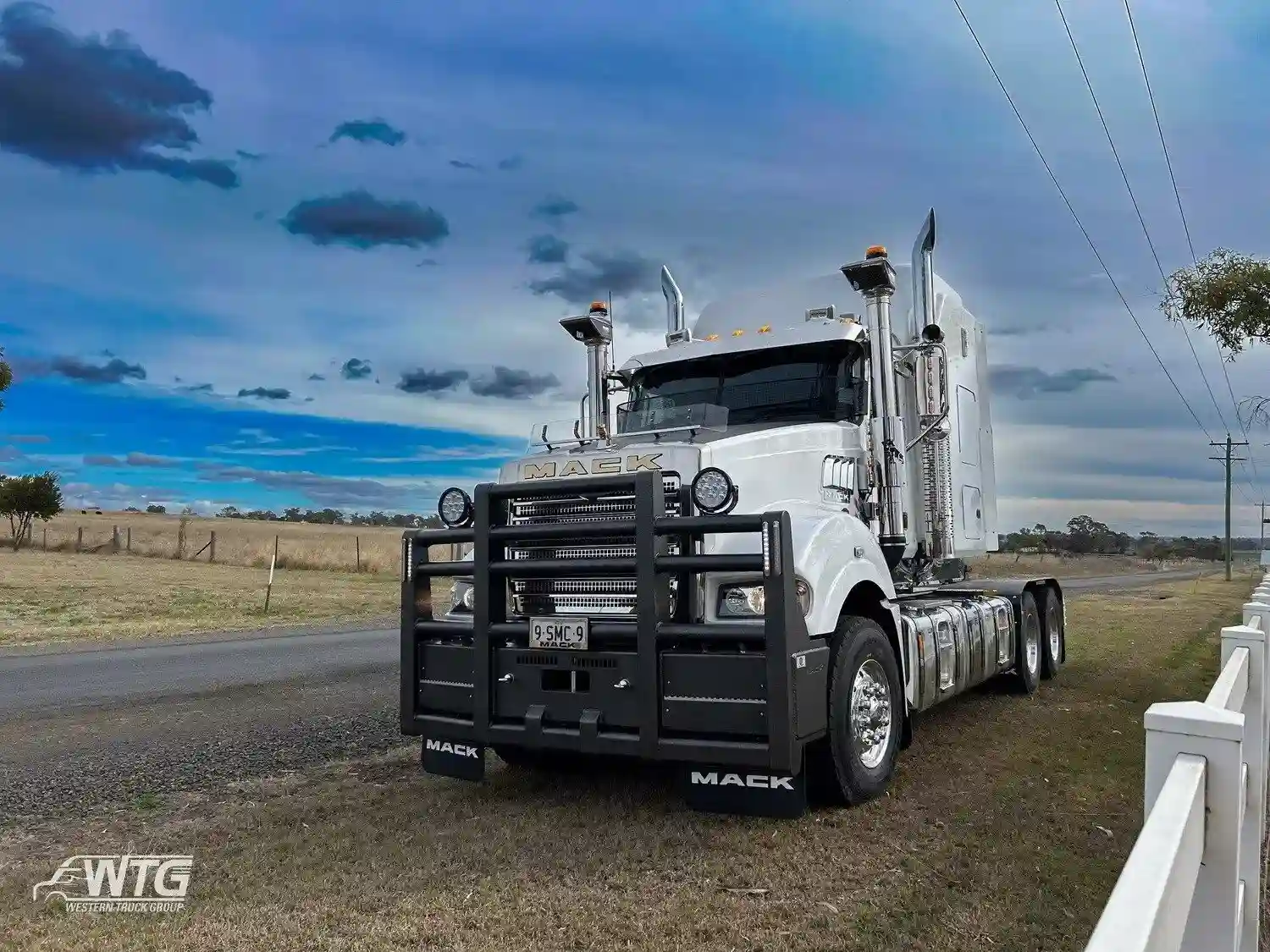 4-Post Top Dog Roadtrain