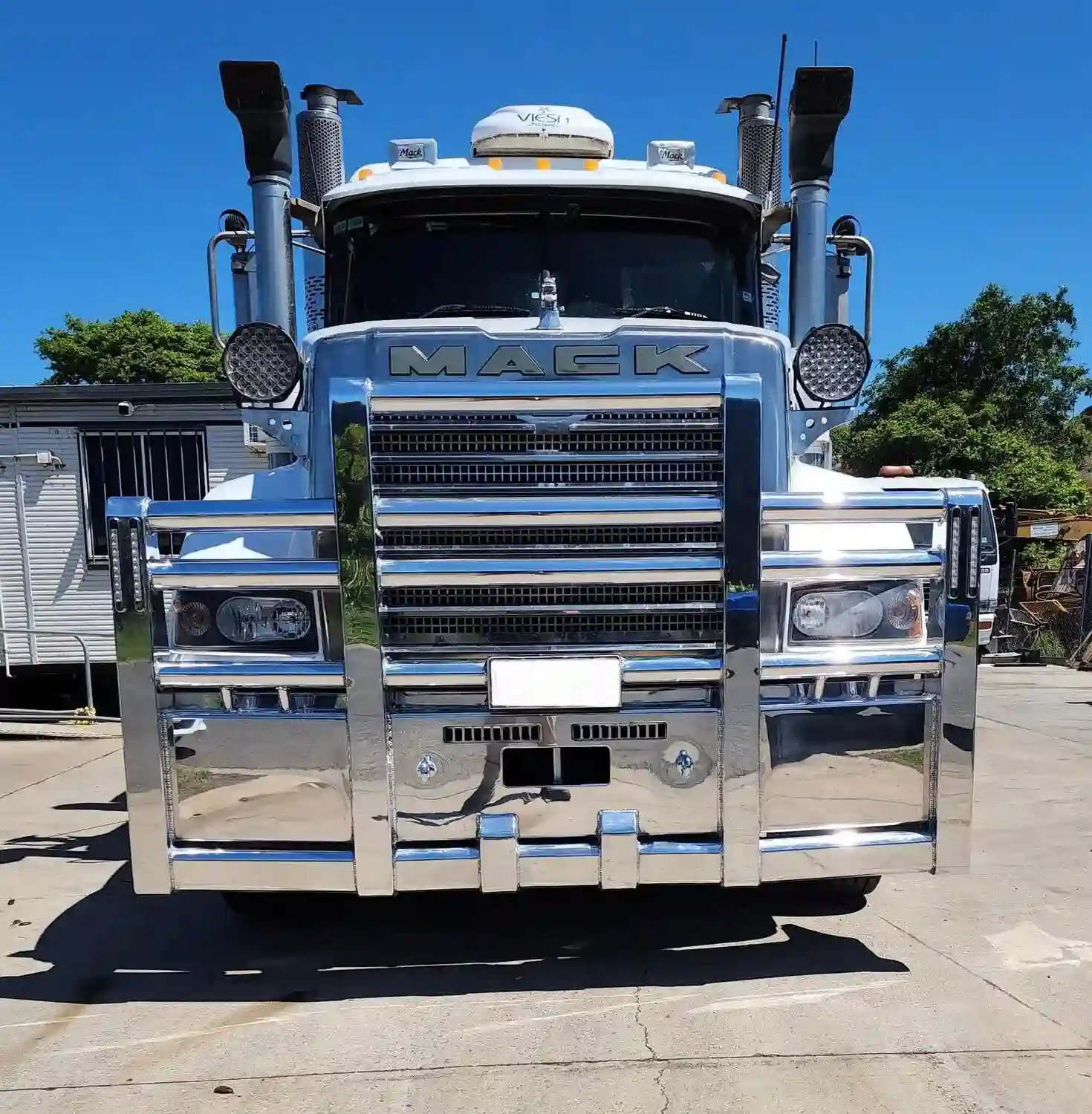 4-Post Top Dog Roadtrain - Image 4